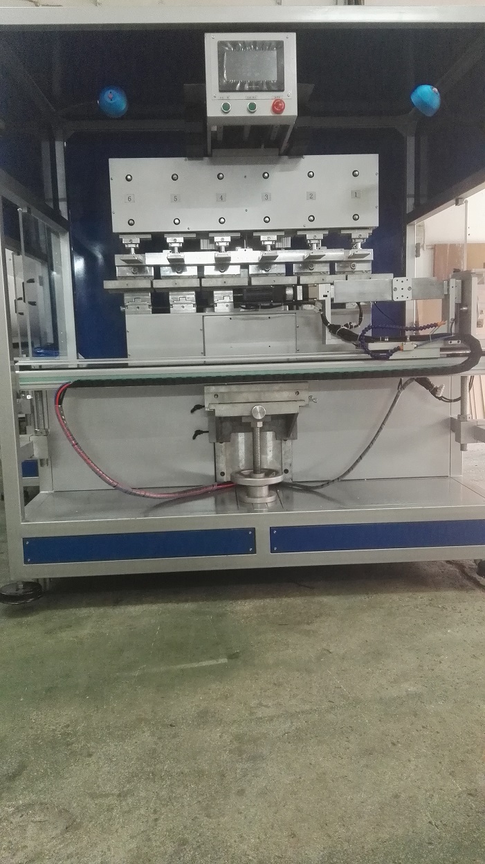 移印機(jī)配件機(jī)械正在維修時(shí)調(diào)度起頭